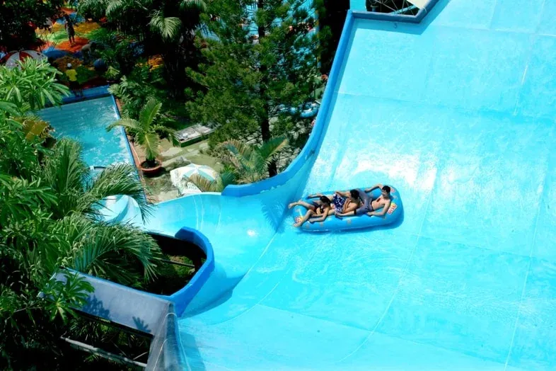 Máng Trượt Phao Ba 10